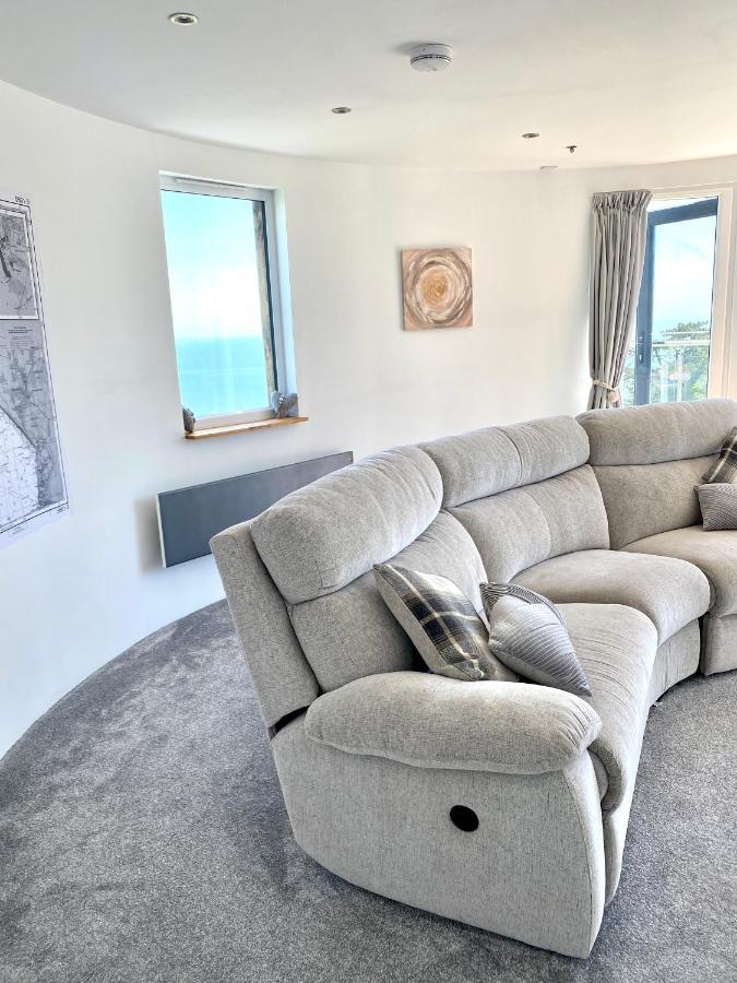 ליים ריג'יס One Of The Best Properties In Lyme! Breathtaking Views Across The Whole Bay. 3 Stories With 2 Tier Veranda Around The Property. Sleeps 6 מראה חיצוני תמונה